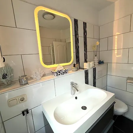 Primeloft Igel - Balkon - Zentrale Lage - Grosse Kueche - Stilvoll & Modern - Bis 6 Pers - Mit Parkplatz *